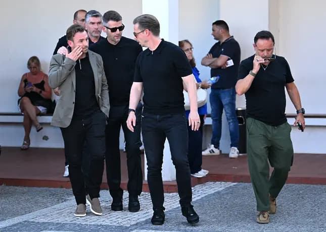 Ливърпул напът към стар шеф